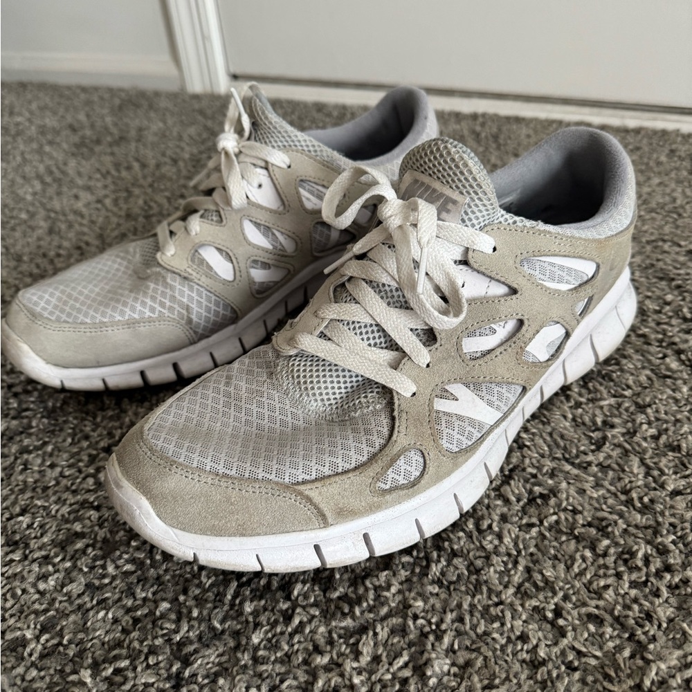 Nike Free Run 2 Gray and White Running Shoes